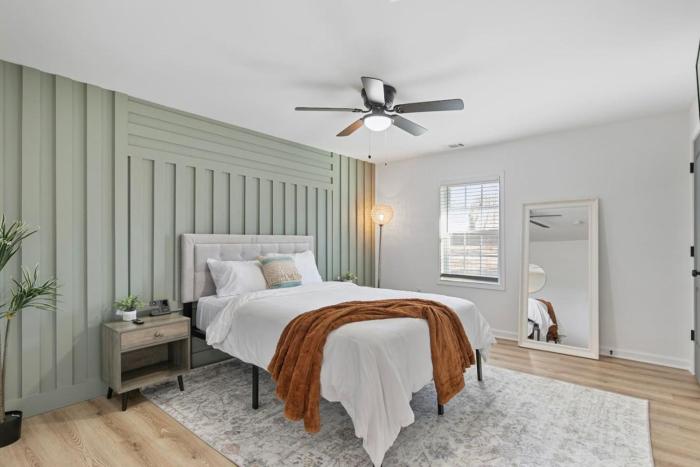 Comfy 2 bedroom w Free Parking