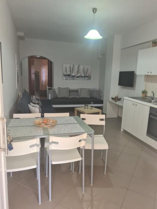 Makis Apartments Touzla