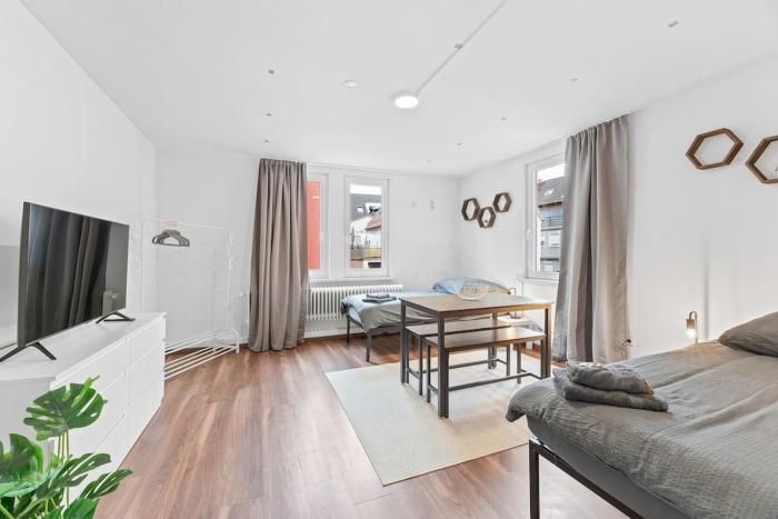 ES02 schönes Apartment für Teams - 2 Schlafzimmer, 4 Einzelbetten, Nähe Messe