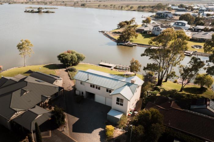 27 Rebecca Street, Wellington Marina