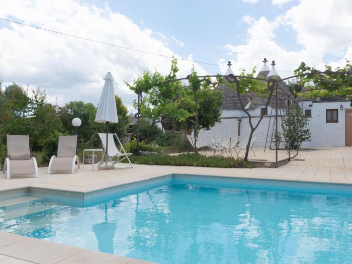 Trulli in Itria Valley with Infinity Pool