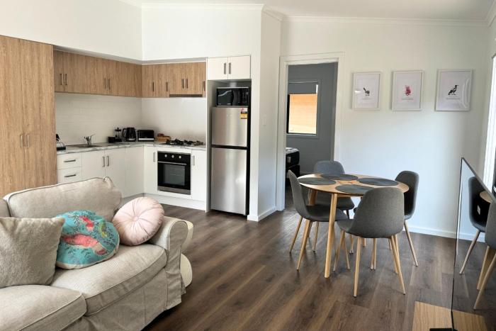 1 Bedroom, 1 Bathroom Cabin Retreat