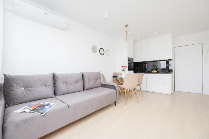Capitol Bright Apartment in Central Warsaw by Noclegi Renters