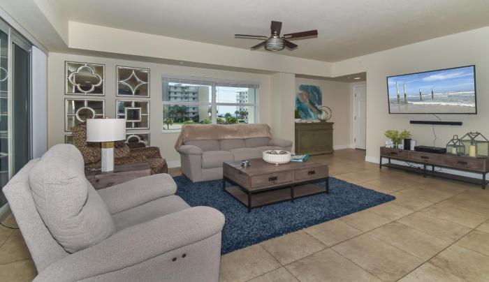 Seaside Bliss Ocean View Balcony Corner Unit Close to Beach Access Pool OW17-307