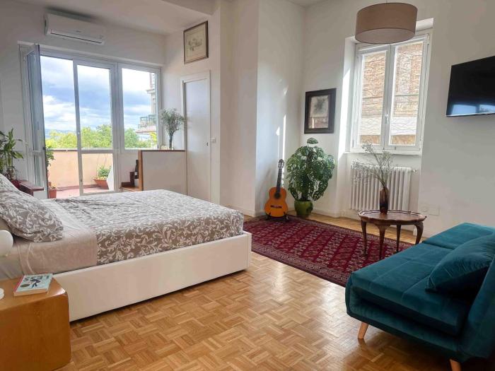 Lovely Panoramic Studio