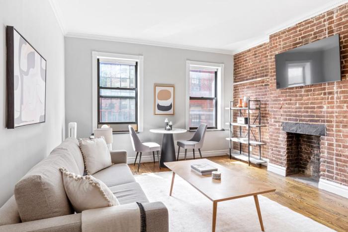 West Village 1br w wd nr Pier 46 NYC-897