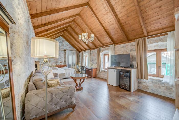 Emperor Suite - Beyond Timeless