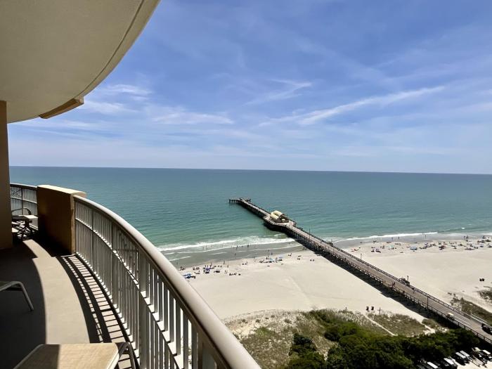 Corner oceanfront 16th floor beauty with access toamenities condo