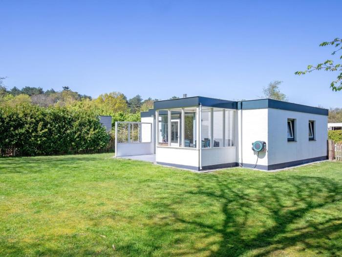 Cozy holiday home with hot tub on Texel