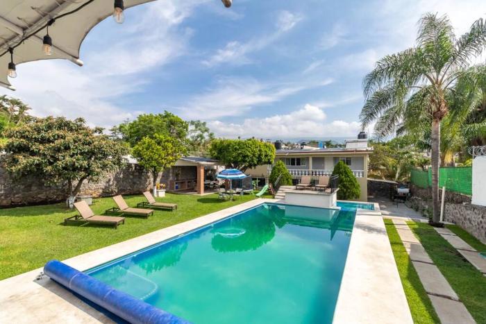 Casa con alberca climatizada, jacuzzi, 2 billares