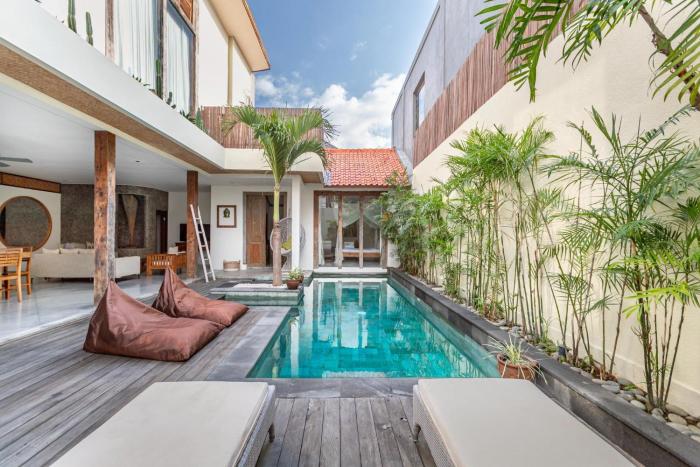 Villa Ace - Modern 2BR Villa in Seminyak with Spacious Bedrooms, Bathtub & Private Pool