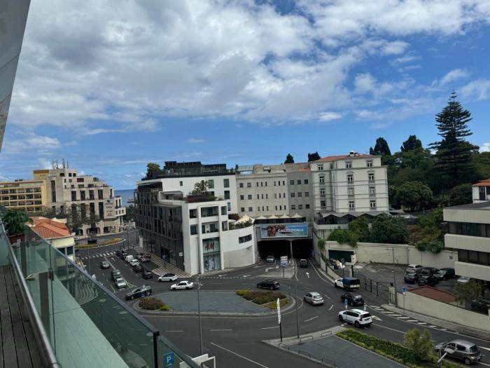 Funchal Next Corner Plaza