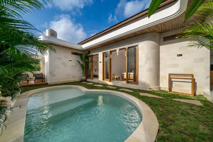 Nooky 2 - PROMO Seminyak - 2 BDR - Brand NEW Villa - HUGE Pool