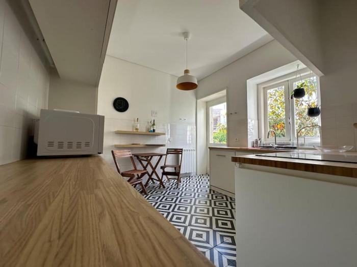 Apartamento com quintal na Vila