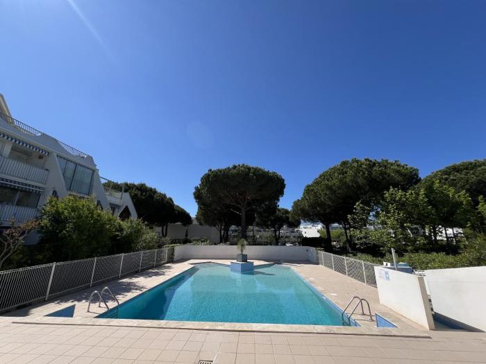 Sol-y-days, Sables dor, résidence avec piscine, studio cabine moderne avec balcon