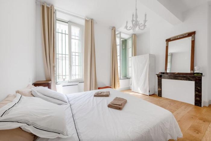 Chez Augustin, chambre confortable en plein coeur de ville
