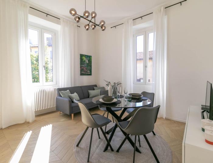 Welcomely - Lake River Apartment