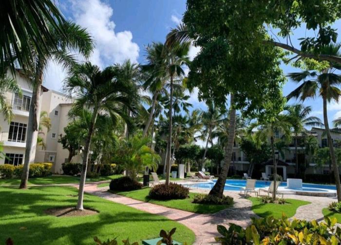 Punta Cana 1-Bed Apt Sleeps 4 with Pool & Hot Tub