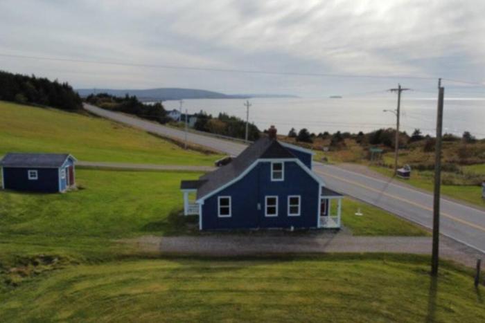 Ocean Spray Vacation Home - spectacular sunset views
