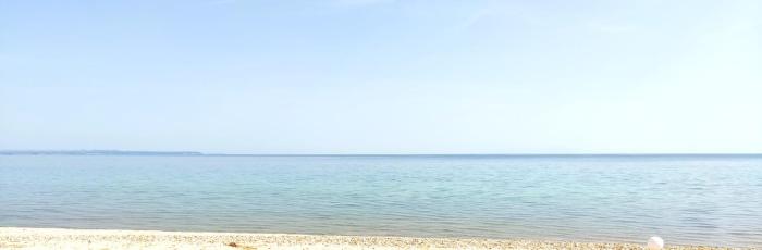 Apartment in front of the sea