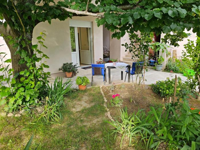 Apartments with parking space Mundanije, Rab - 23315