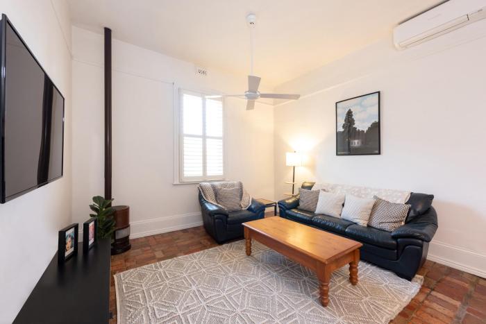 Renovated 2B 1B Victorian House in Princes Hill