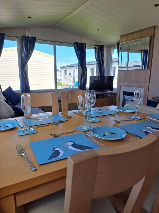 Lyons robin hood caravan Rhyl SBW 26