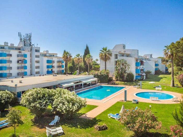 1BR Apartment with Pool at Lago Azul