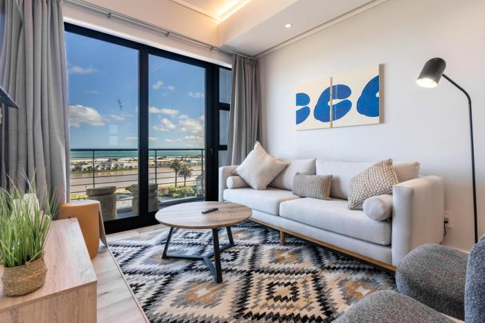 Burmeister 606 - Top Floor 2 Bedroom Apartment with Ocean Views - Onsite Parking