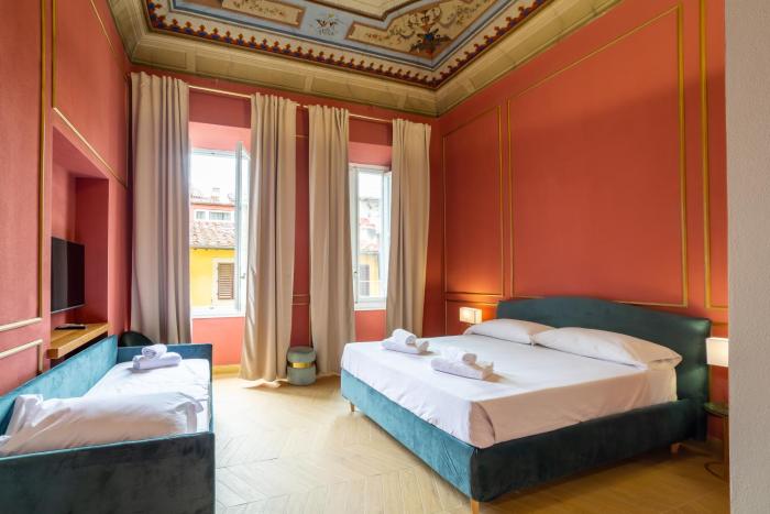 Residenza dEpoca White Room