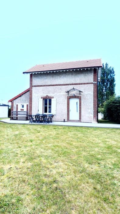 PN 84, Maison 4-6 personnes , jardin , plage et centre ville à 15 min à pied