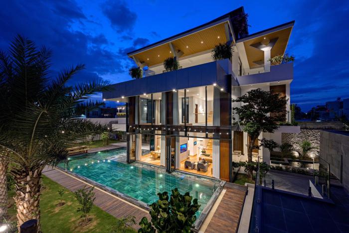 Luxury retreat VILLA near HCM w private pool