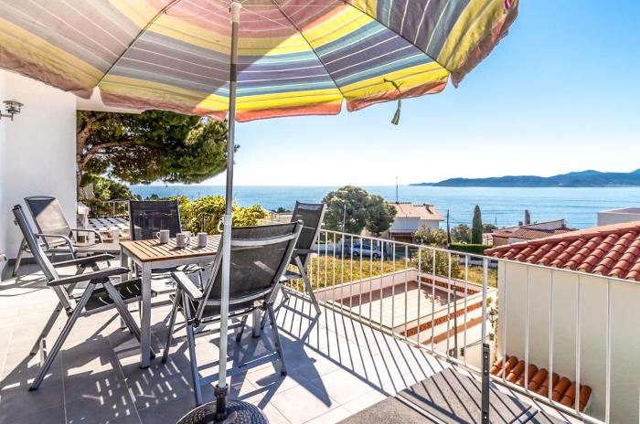 Cap Ras 01 Apartamento con terraza y vistas