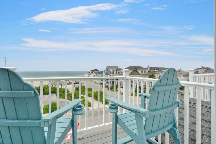 Private Balcony Newly Renovated Ocean Views