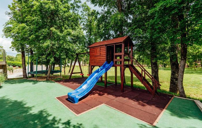 Beautiful Home In Poljica Imotska