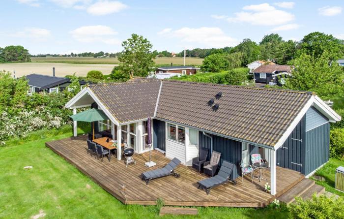 Cozy Home In Gedser With Wifi