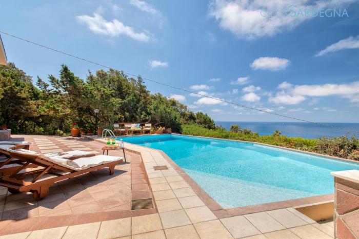 Villa Joie de Vivre Vista mare con piscina a sfioro per 6 persone