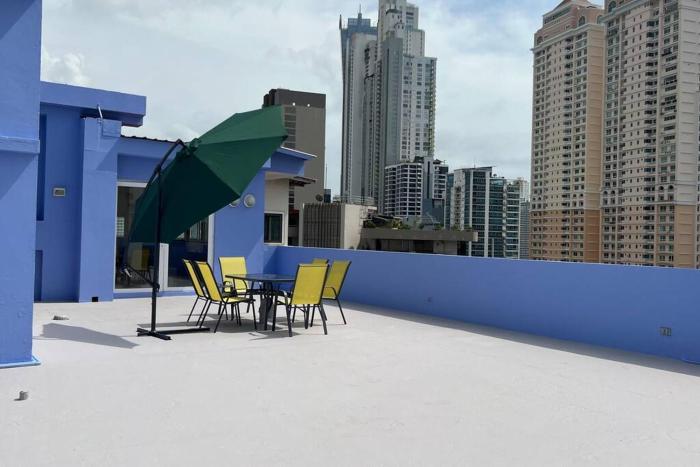 Spectacular Penthouse, Private Rooftop, Great Location, Amazing views!