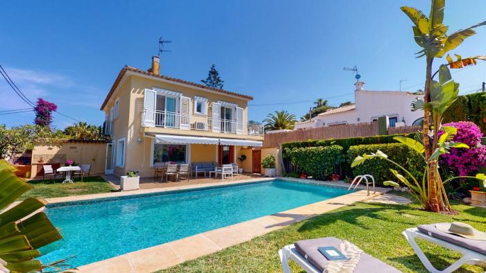 Villa Adsubia en Javea piscina privada gran terraza y barbacoa by Family Homes Rentals