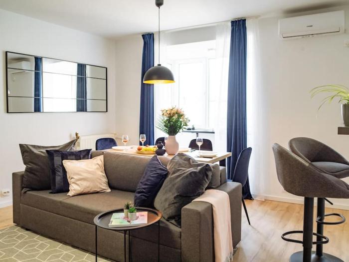 Angel - Old Town Centre