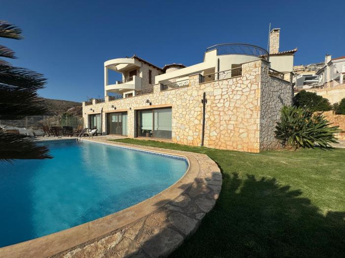 Stone Villa Saronida