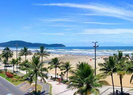 Relaxe na praia da Vila Guilhermina com 2 dorm na Praia Grande