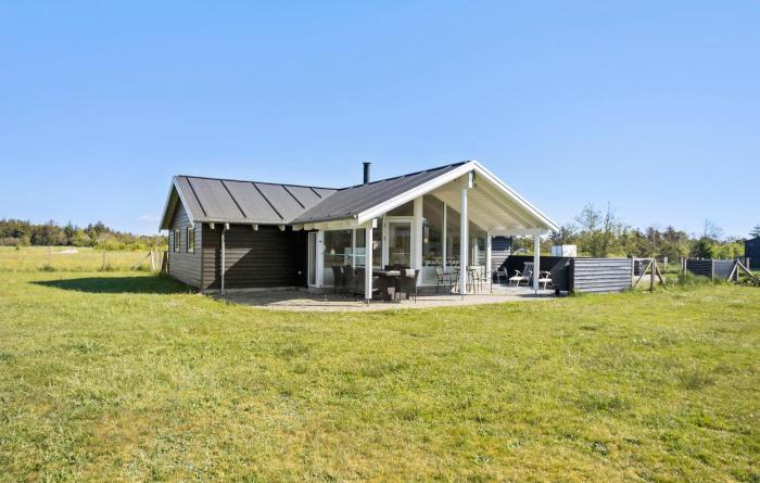 3 Bedroom Lovely Home In Ålbæk