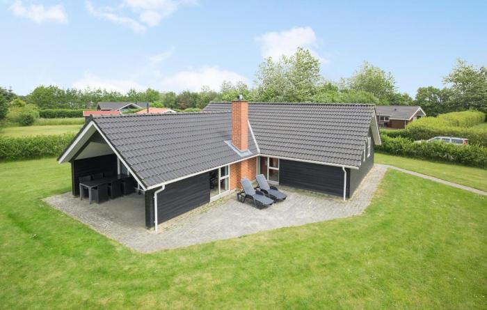 Gorgeous Home In Hemmet With Kitchen