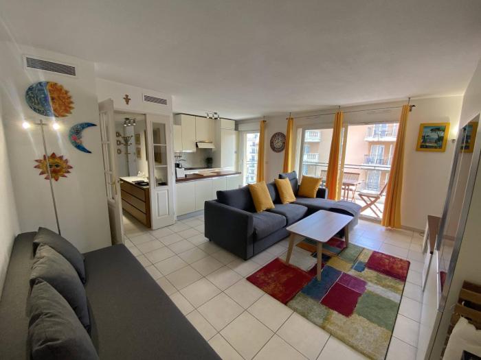 Nice Magnan 2P-Piscine, Clim, Parking