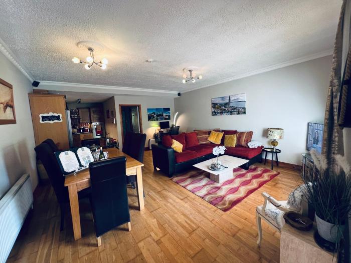 Fernway Residence entire property