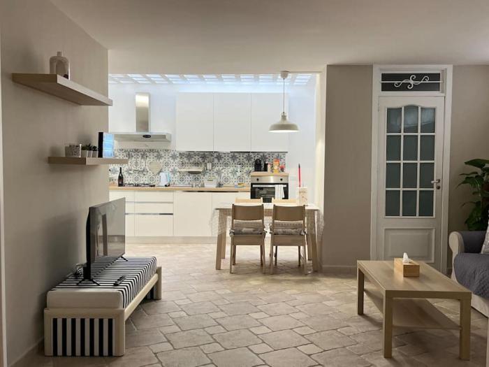 Full Semi-Garden apartment in Villa at Mondello