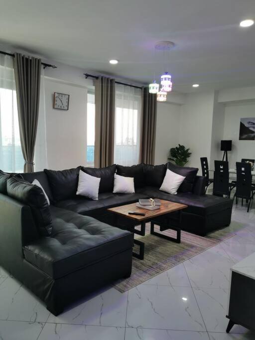 Cityview Penthouse 10th, With Rooftop Pool