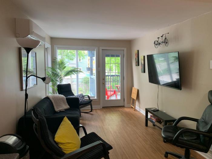 Two bedrooms and large office close to Halifax Citadel