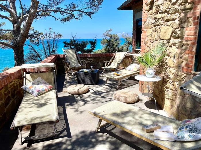 Il Poggetto primo piano, 4 camere, terrazza vista mozzafiato a soli 200 m dal mare! by Alfareal